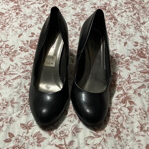 Comfort Plus by Predictions Black Heels